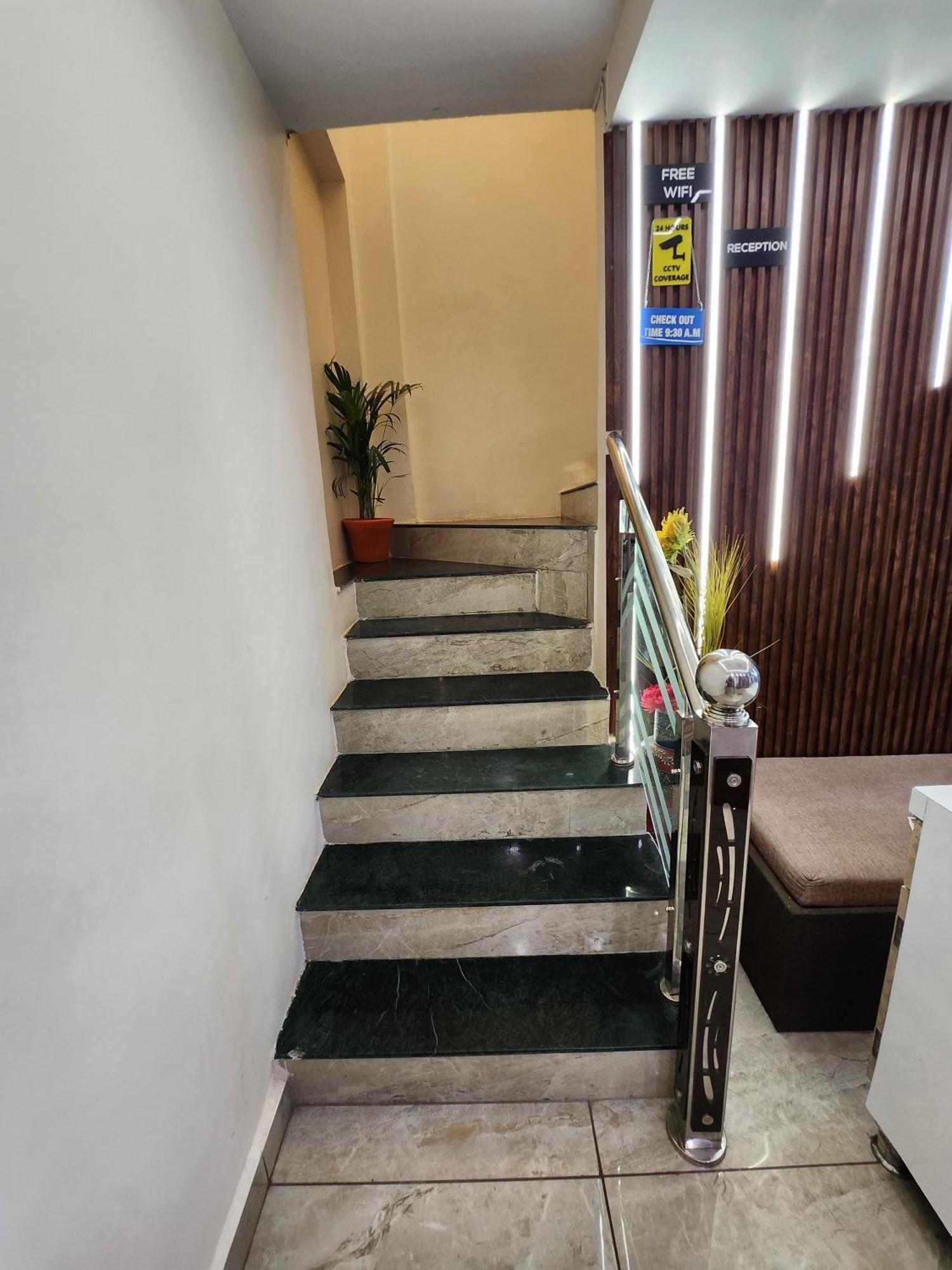 Hotel Anantshree 乌贾因 外观 照片
