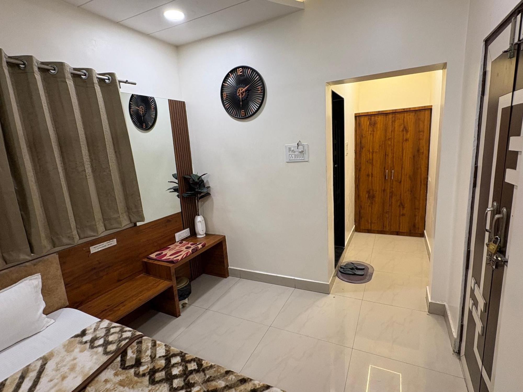 Hotel Anantshree 乌贾因 外观 照片
