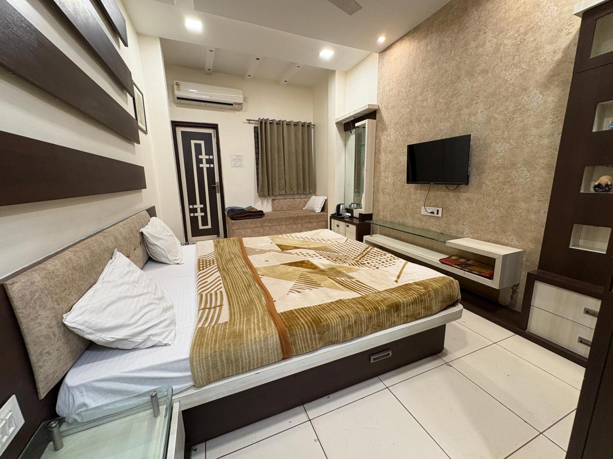 Hotel Anantshree 乌贾因 外观 照片