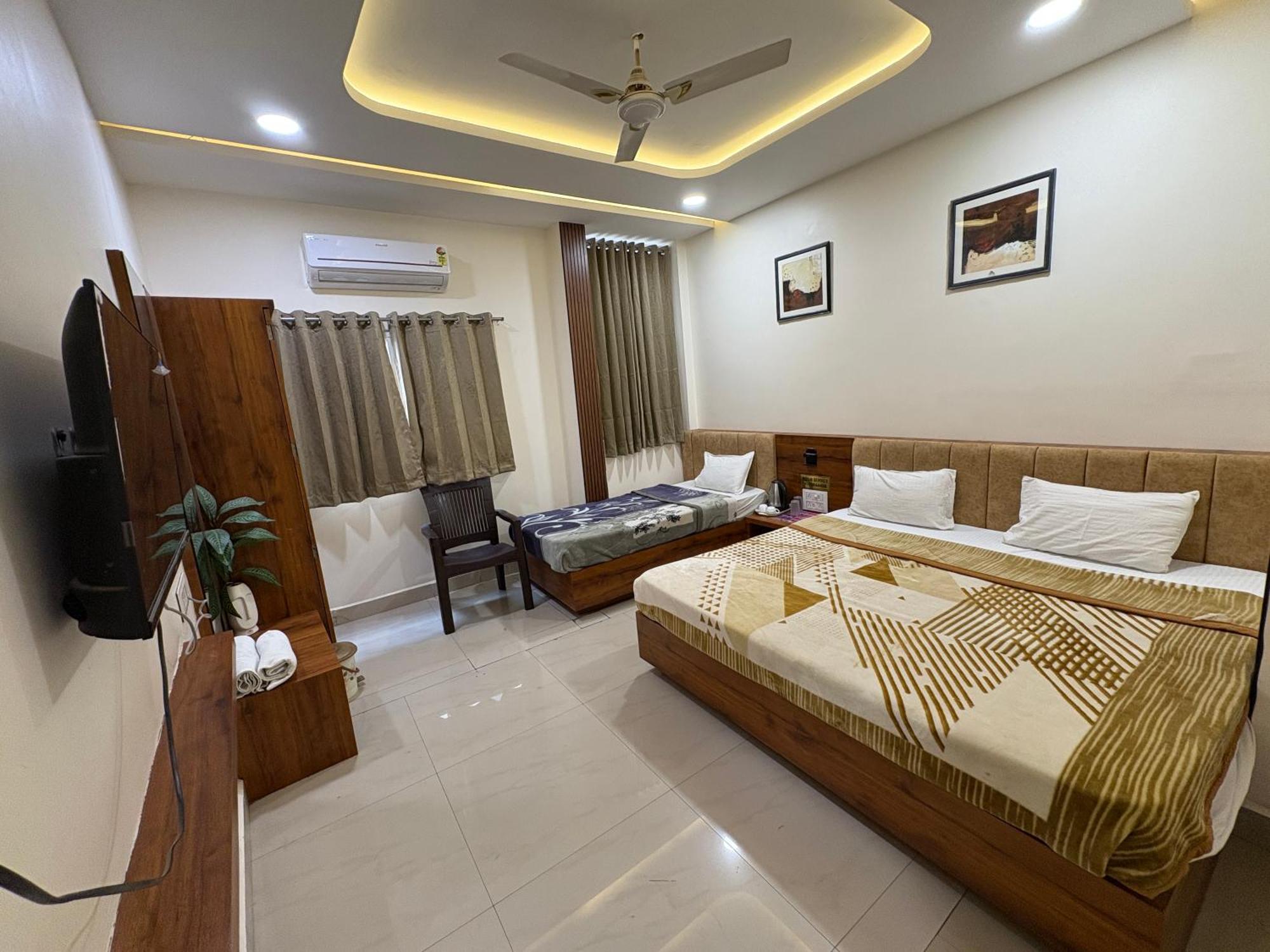 Hotel Anantshree 乌贾因 外观 照片